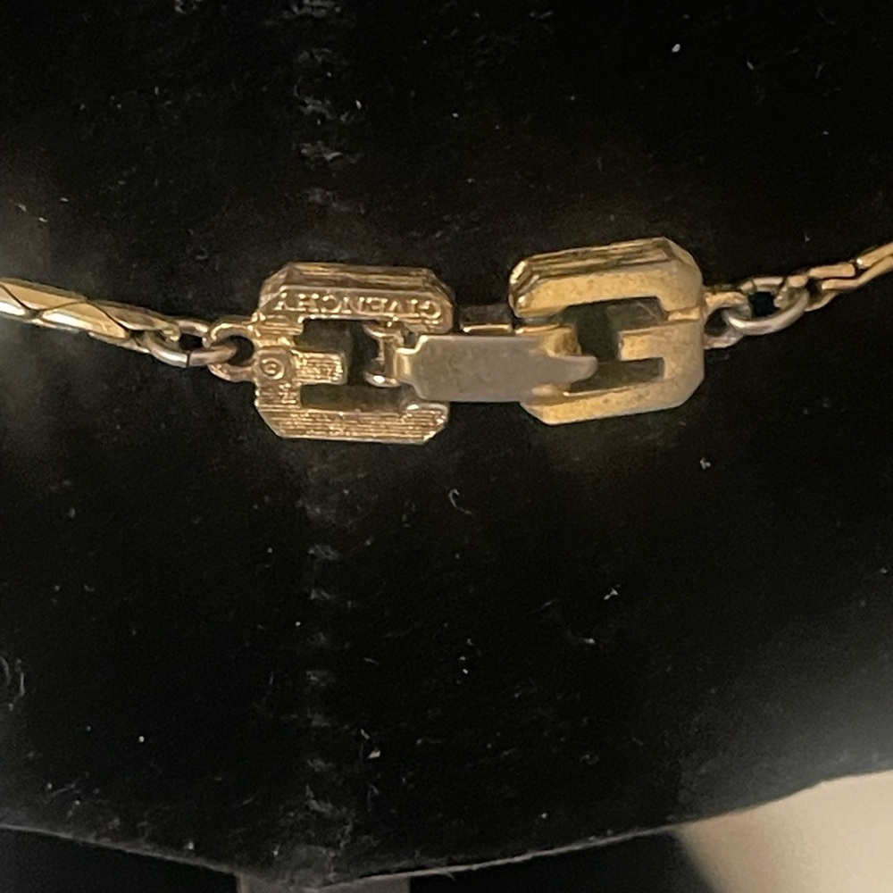 Vintage Givenchy 1980 Lattice design gold plated with red enamel necklace - Picture 4 of 8